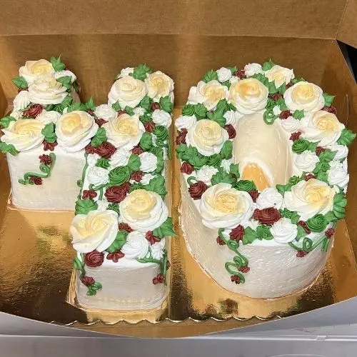 687